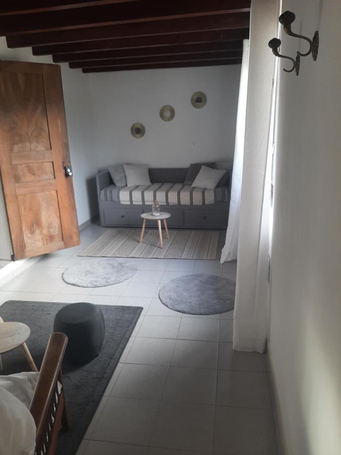 Gite A La Campagne Avec Piscine Biziat 외부 사진