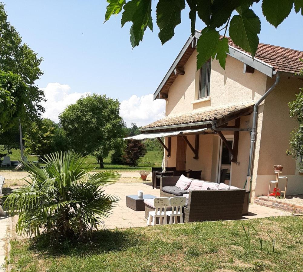Gite A La Campagne Avec Piscine Biziat 외부 사진