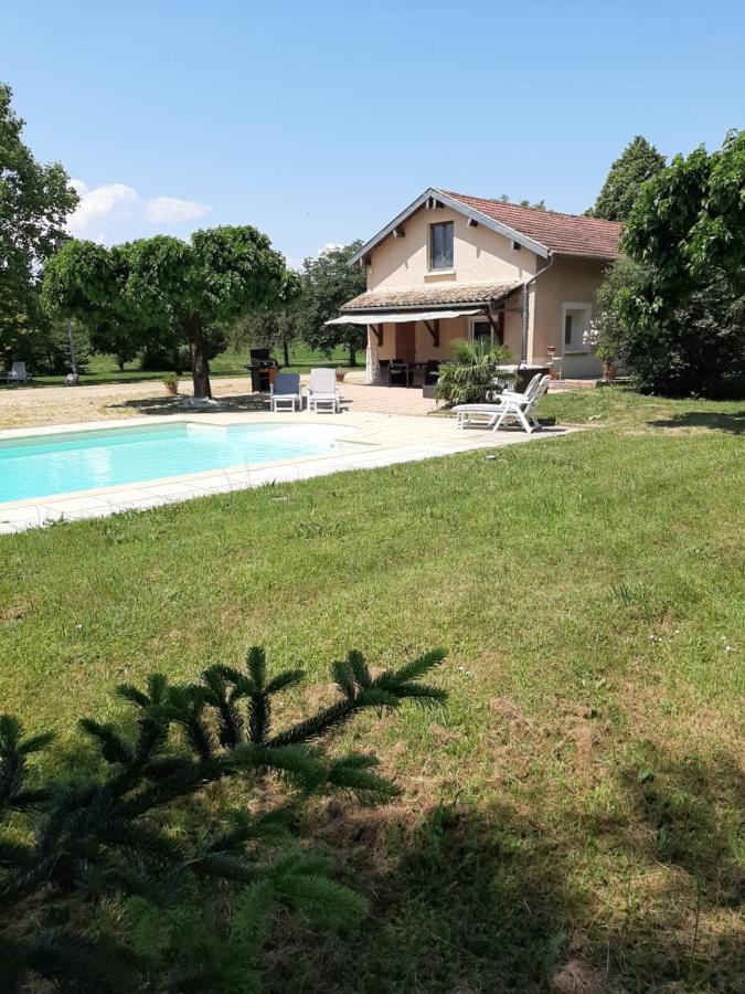 Gite A La Campagne Avec Piscine Biziat 외부 사진